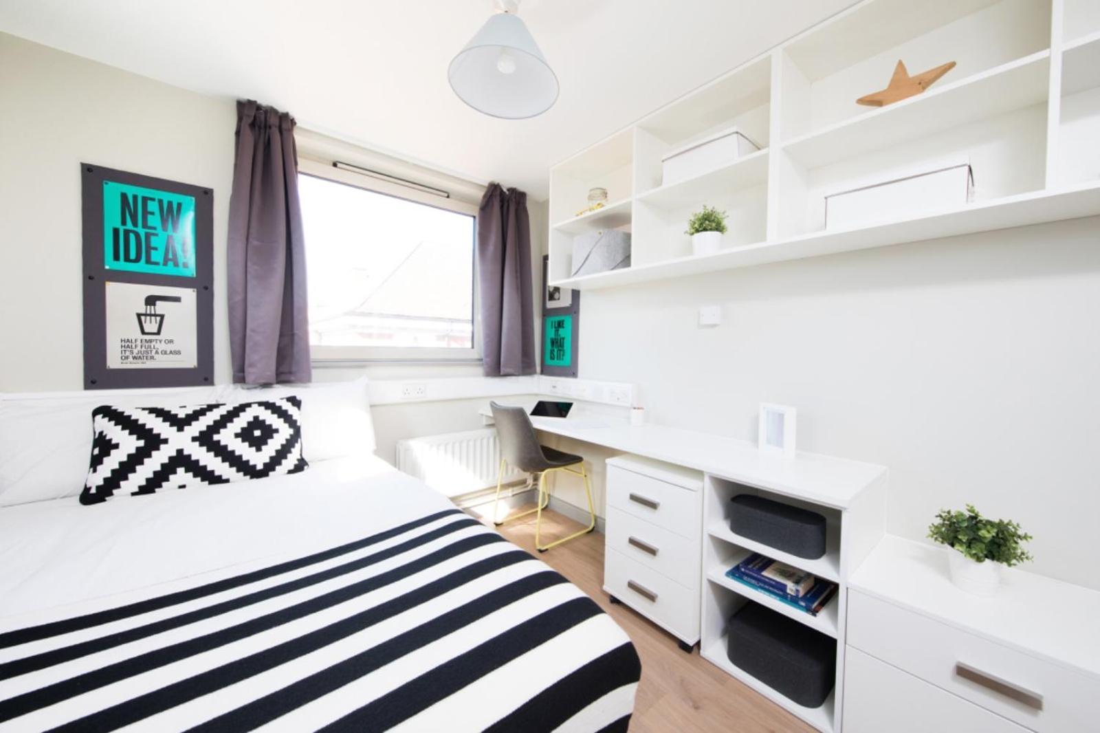 Gazde/Camere de închiriat Student Only, Ensuite In A At Londra