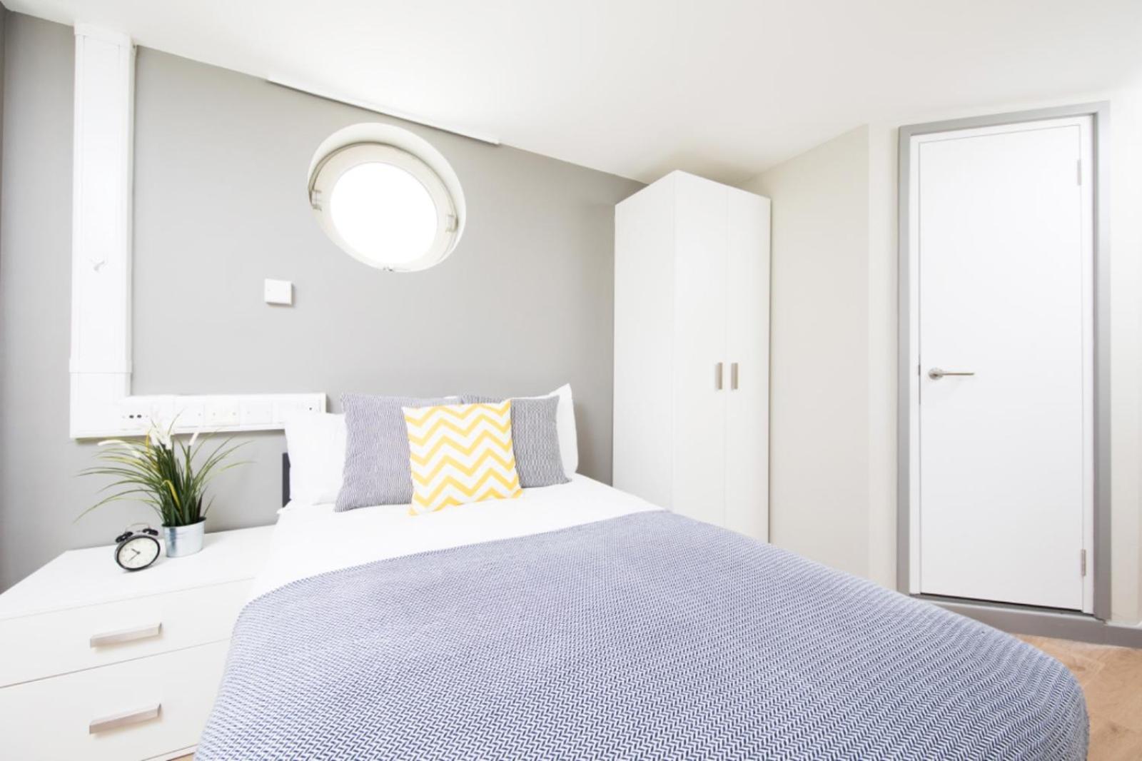 Student Only, Ensuite In A At Gazde/Camere de închiriat Londra